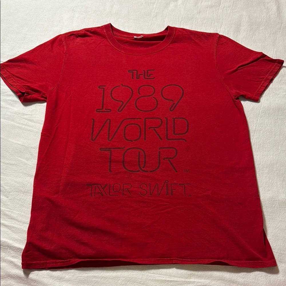 Vintage Taylor Swift 1989 World Tour T-Shirt